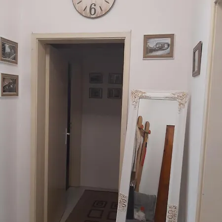 Retro House Апартамент