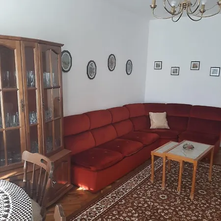 Retro House *